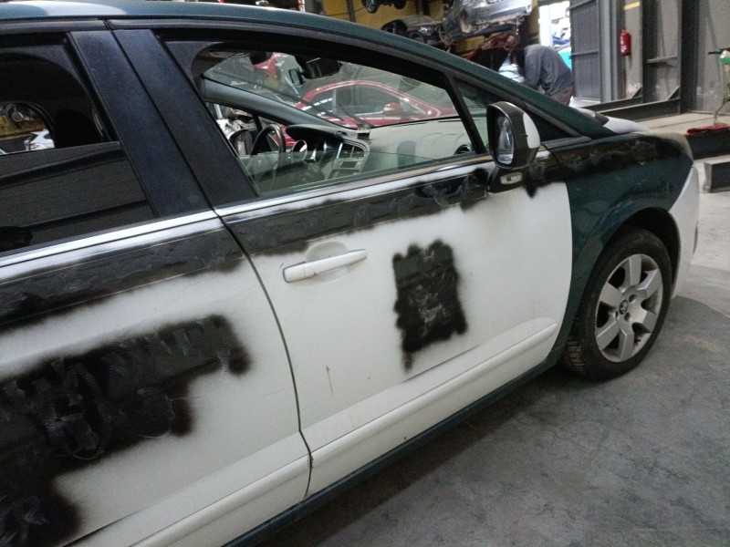 Recambio de puerta delantera derecha para peugeot 5008 (0u_, 0e_) 2.0 hdi 150 / bluehdi 150 referencia OEM IAM   