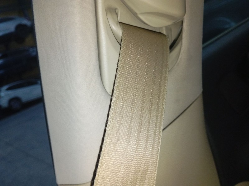 Recambio de cinturon seguridad delantero derecho para lexus is ii (_e2_) 220d (ale20) referencia OEM IAM   