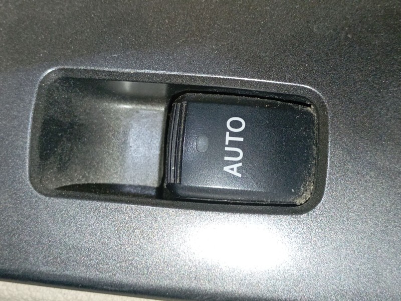 Recambio de mando elevalunas trasero derecho para lexus is ii (_e2_) 220d (ale20) referencia OEM IAM   