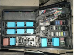 CAJA RELES / FUSIBLES 