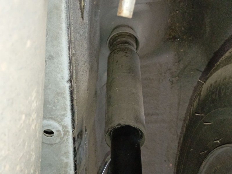 Recambio de amortiguador trasero derecho para nissan note (e12) 1.2 referencia OEM IAM   