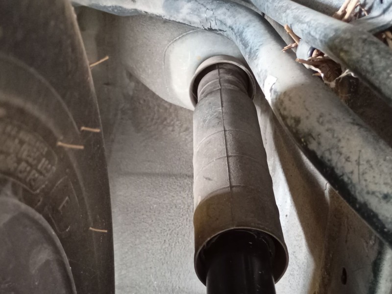 Recambio de amortiguador trasero izquierdo para nissan note (e12) 1.2 referencia OEM IAM   