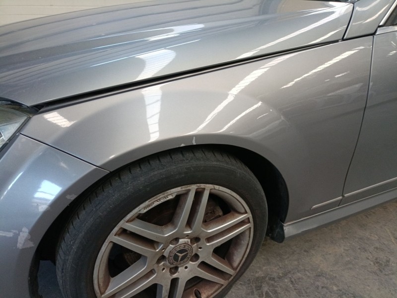 Recambio de aleta delantera izquierda para mercedes-benz clase c t-model (s204) c 200 cdi (204.207) referencia OEM IAM   