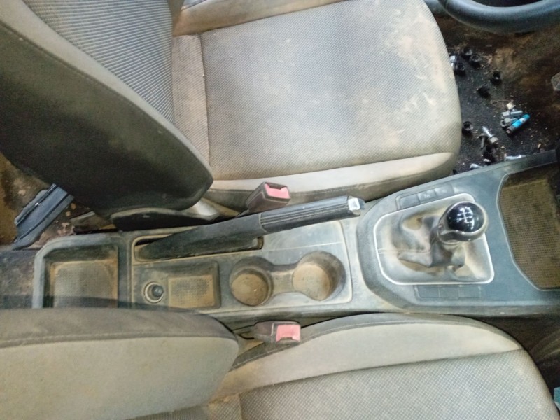 Recambio de consola central para seat ibiza v (kj1, kjg) 1.0 mpi referencia OEM IAM   