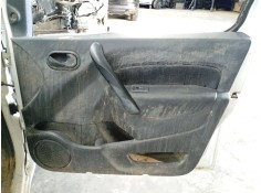 GUARNECIDO PUERTA DELANTERA DERECHA 