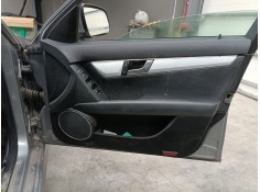 GUARNECIDO PUERTA DELANTERA DERECHA 