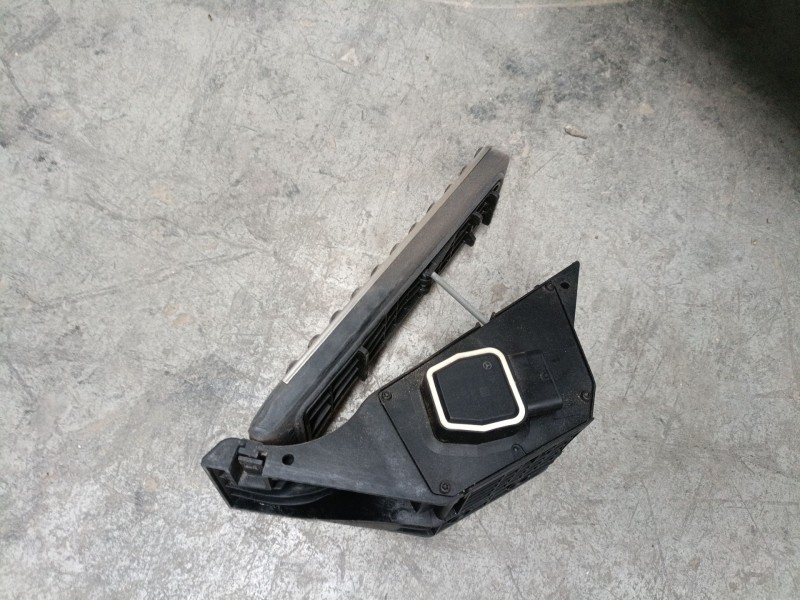 Recambio de pedal acelerador para mercedes-benz clase c t-model (s204) c 200 cdi (204.207) referencia OEM IAM A2043000704  