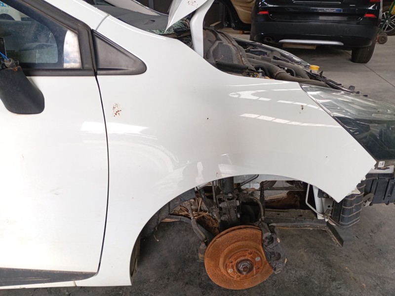 Recambio de aleta delantera derecha para renault clio iv (bh_) 0.9 tce 90 lpg referencia OEM IAM   