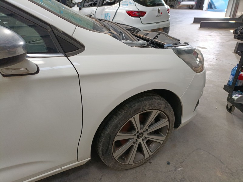 Recambio de aleta delantera derecha para citroën c4 ii (nc_) 1.2 thp 130 referencia OEM IAM   