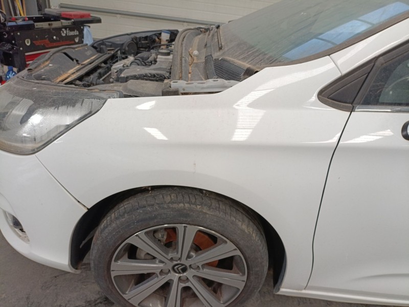 Recambio de aleta delantera izquierda para citroën c4 ii (nc_) 1.2 thp 130 referencia OEM IAM   