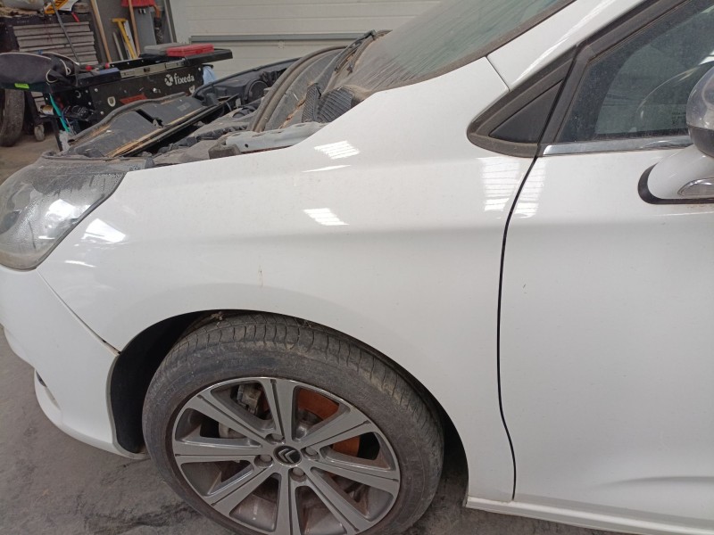 Recambio de aleta delantera izquierda para citroën c4 ii (nc_) 1.2 thp 130 referencia OEM IAM   