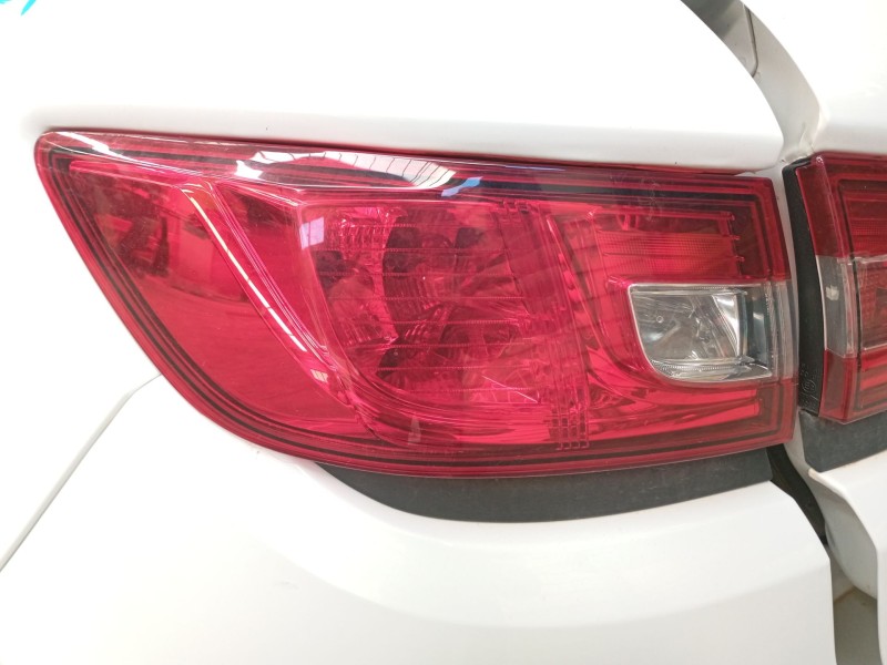 Recambio de piloto trasero izquierdo para renault clio iv (bh_) 0.9 tce 90 lpg referencia OEM IAM   