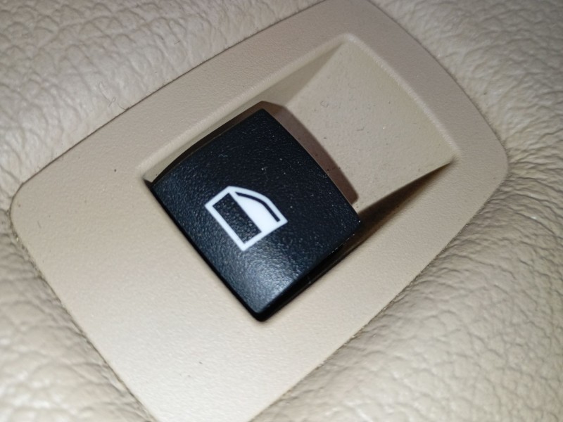 Recambio de mando elevalunas trasero izquierdo para bmw x3 (f25) xdrive 20 d referencia OEM IAM   