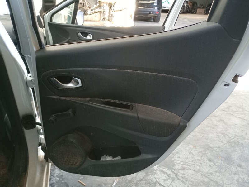 Recambio de guarnecido puerta trasera derecha para renault clio iv (bh_) 0.9 tce 90 lpg referencia OEM IAM   