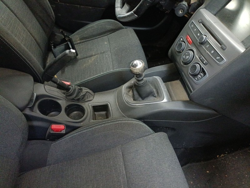 Recambio de consola central para citroën c4 ii (nc_) 1.2 thp 130 referencia OEM IAM   