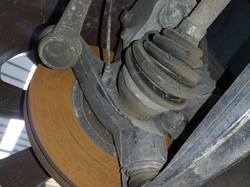 Recambio de mangueta delantera izquierda para citroën c4 ii (nc_) 1.2 thp 130 referencia OEM IAM   