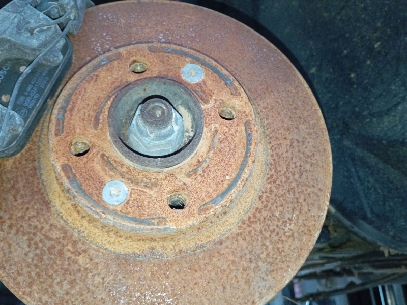 Recambio de mangueta delantera izquierda para renault clio iv (bh_) 0.9 tce 90 lpg referencia OEM IAM   