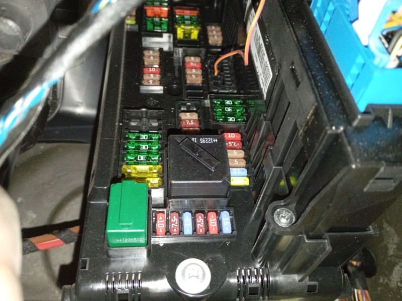 Recambio de caja reles / fusibles para bmw x3 (f25) xdrive 20 d referencia OEM IAM   