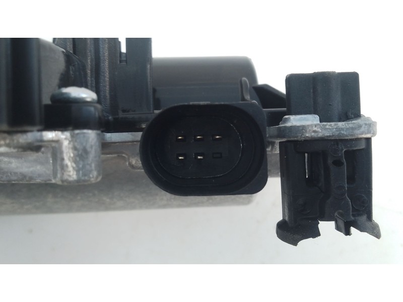 Recambio de motor cierre centralizado porton para skoda octavia iv combi nx5 1.5 tsi referencia OEM IAM 5TA827887B  E1-A5-3-1