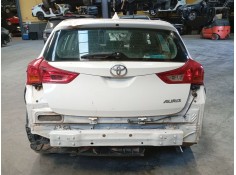 toyota auris (_e18_) del año 2012 2