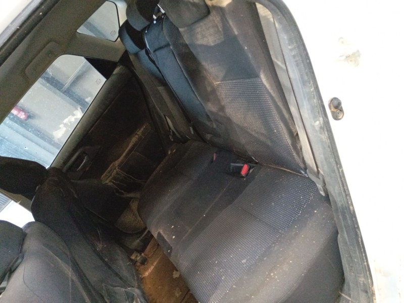 toyota auris (_e18_) del año 2012