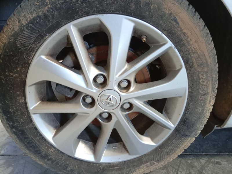 Recambio de llanta para toyota auris (_e18_) 1.4 d-4d (nde180_) referencia OEM IAM 205/55/16  