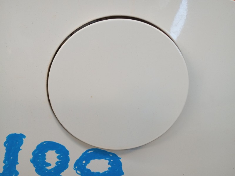 Recambio de tapa exterior combustible para toyota auris (_e18_) 1.4 d-4d (nde180_) referencia OEM IAM   