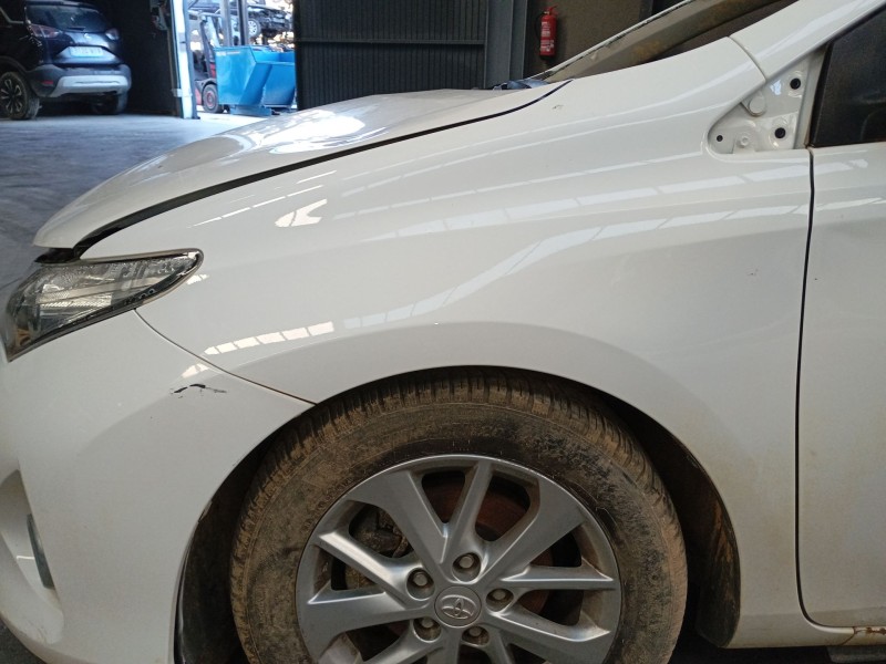 Recambio de aleta delantera izquierda para toyota auris (_e18_) 1.4 d-4d (nde180_) referencia OEM IAM   