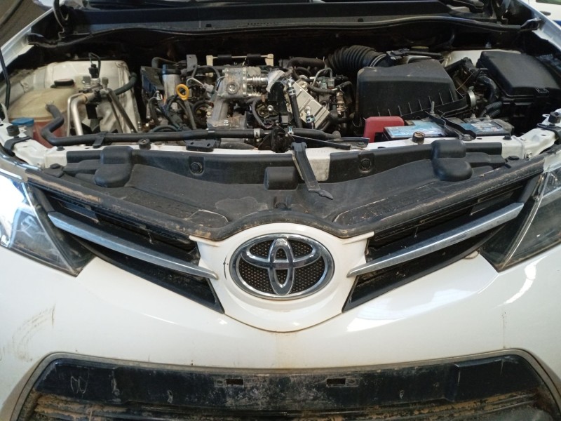 Recambio de rejilla delantera para toyota auris (_e18_) 1.4 d-4d (nde180_) referencia OEM IAM   