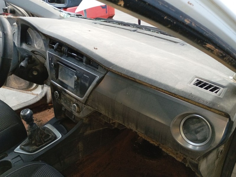 Recambio de salpicadero para toyota auris (_e18_) 1.4 d-4d (nde180_) referencia OEM IAM   