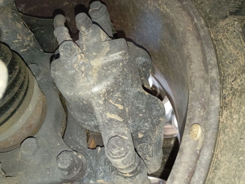 Recambio de pinza freno delantera izquierda para toyota auris (_e18_) 1.4 d-4d (nde180_) referencia OEM IAM   