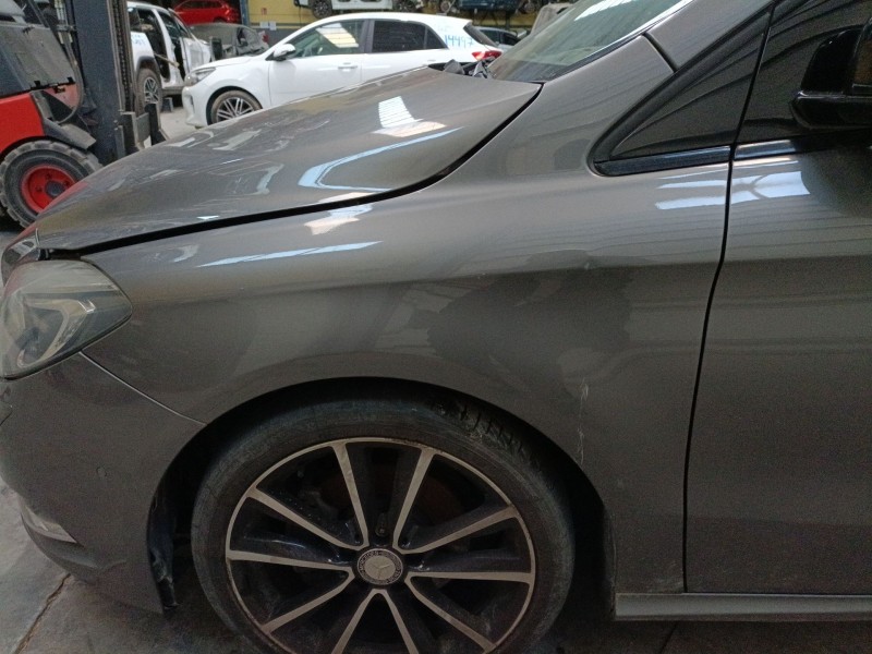 Recambio de aleta delantera derecha para mercedes-benz clase b sports tourer (w246, w242) b 200 cdi (246.201) referencia OEM IAM