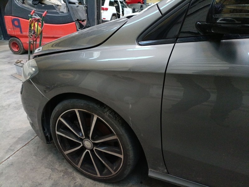 Recambio de aleta delantera derecha para mercedes-benz clase b sports tourer (w246, w242) b 200 cdi (246.201) referencia OEM IAM