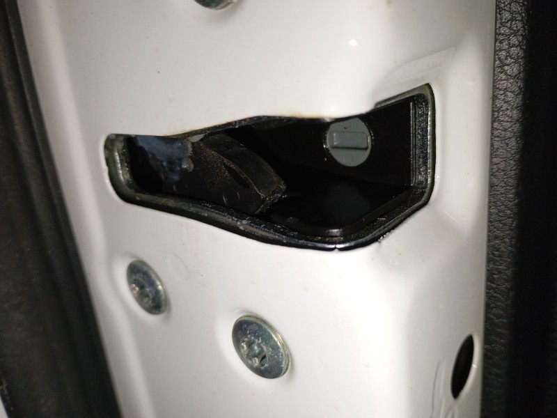 Recambio de cerradura puerta trasera izquierda para kia rio iv (yb, sc, fb) 1.25 referencia OEM IAM   