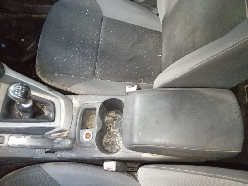 Recambio de consola central para ford focus iii turnier 1.6 tdci referencia OEM IAM   