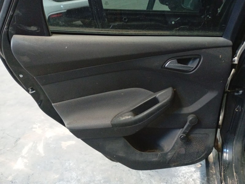 Recambio de guarnecido puerta trasera izquierda para ford focus iii turnier 1.6 tdci referencia OEM IAM   