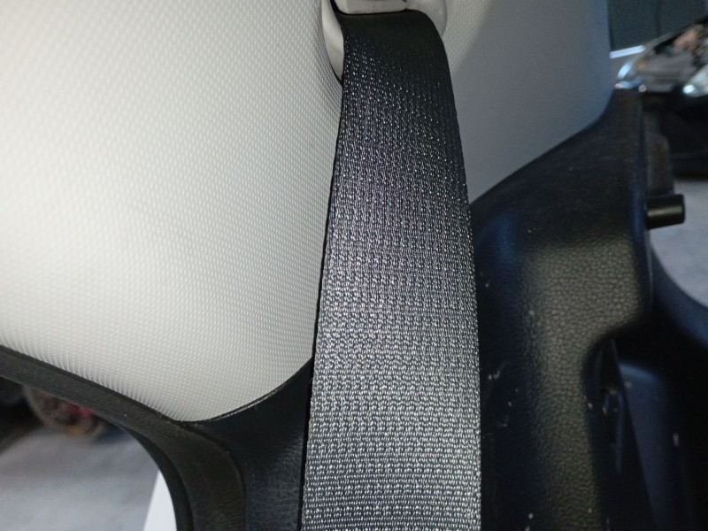 Recambio de cinturon seguridad trasero derecho para kia rio iv (yb, sc, fb) 1.25 referencia OEM IAM   