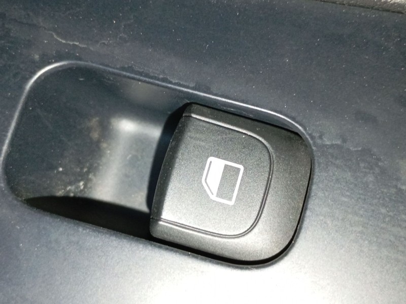 Recambio de mando elevalunas trasero derecho para kia rio iv (yb, sc, fb) 1.25 referencia OEM IAM   