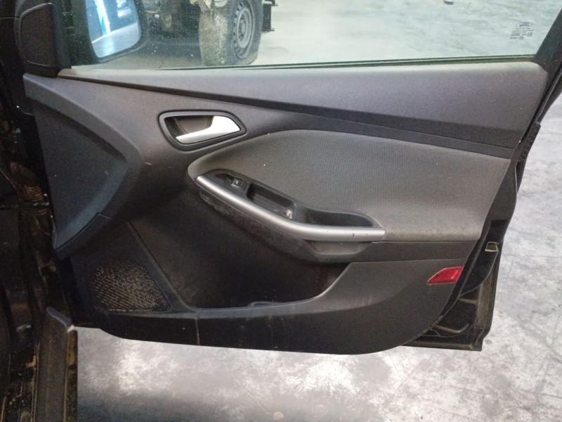 Recambio de guarnecido puerta delantera derecha para ford focus iii turnier 1.6 tdci referencia OEM IAM   