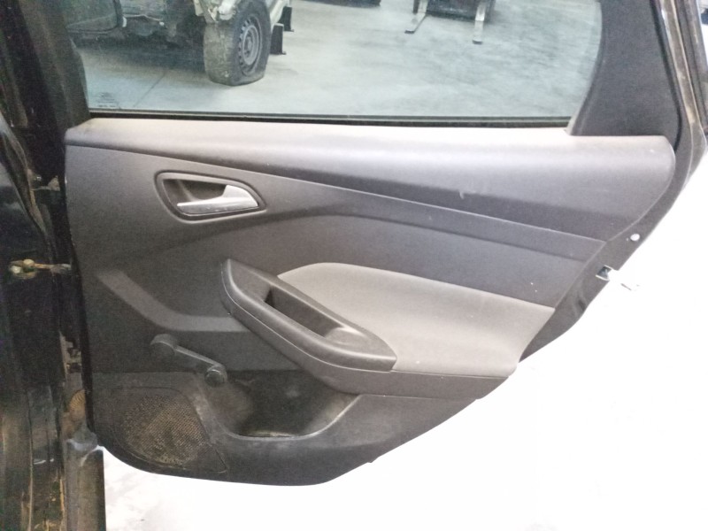 Recambio de guarnecido puerta trasera derecha para ford focus iii turnier 1.6 tdci referencia OEM IAM   