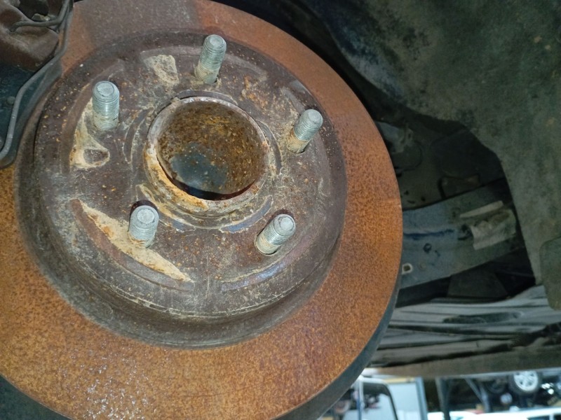 Recambio de mangueta trasera derecha para ford focus iii turnier 1.6 tdci referencia OEM IAM   