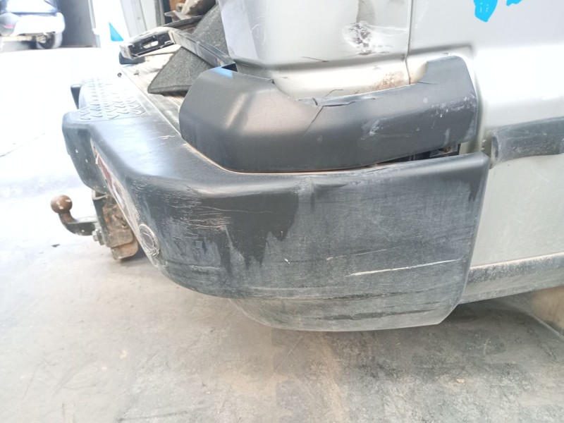 Recambio de paragolpes trasero para land rover discovery ii (l318) 2.5 td5 4x4 referencia OEM IAM   
