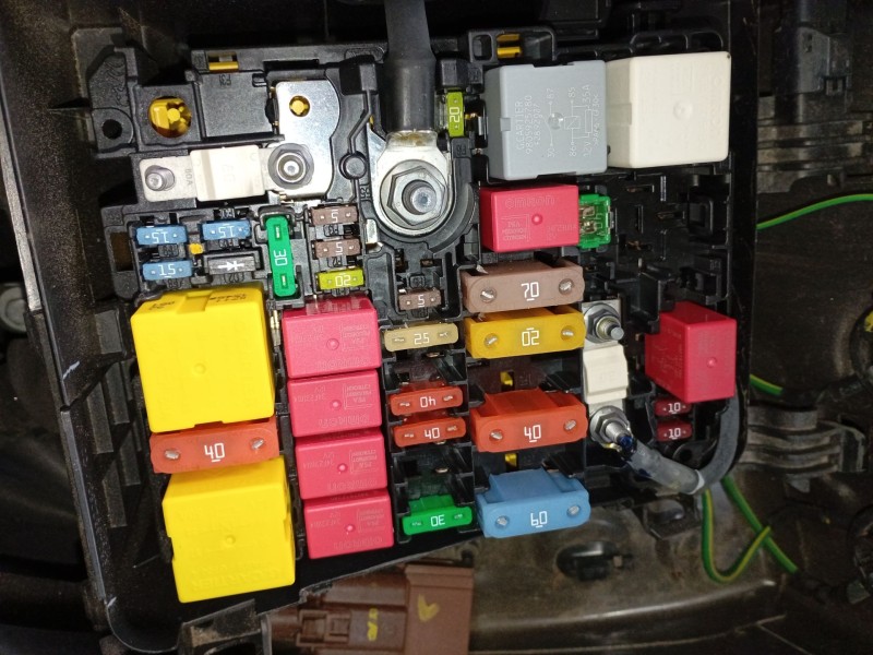 Recambio de caja reles / fusibles para peugeot 3008 ii suv (mc_, mr_, mj_, m4_) 1.2 thp/ puretech 130 (mrhnsm, mrhnsu, mrhnsj, m