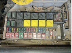 CAJA RELES / FUSIBLES 