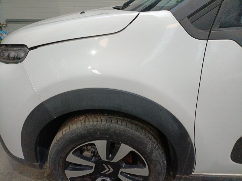 Recambio de aleta delantera izquierda para citroën c3 iii (sx) 1.2 vti 82 referencia OEM IAM   