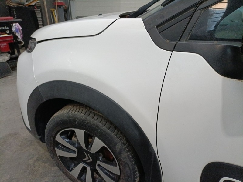 Recambio de aleta delantera izquierda para citroën c3 iii (sx) 1.2 vti 82 referencia OEM IAM   