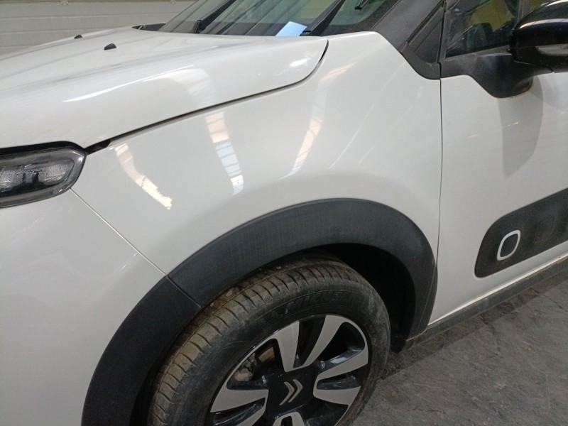 Recambio de aleta delantera izquierda para citroën c3 iii (sx) 1.2 vti 82 referencia OEM IAM   