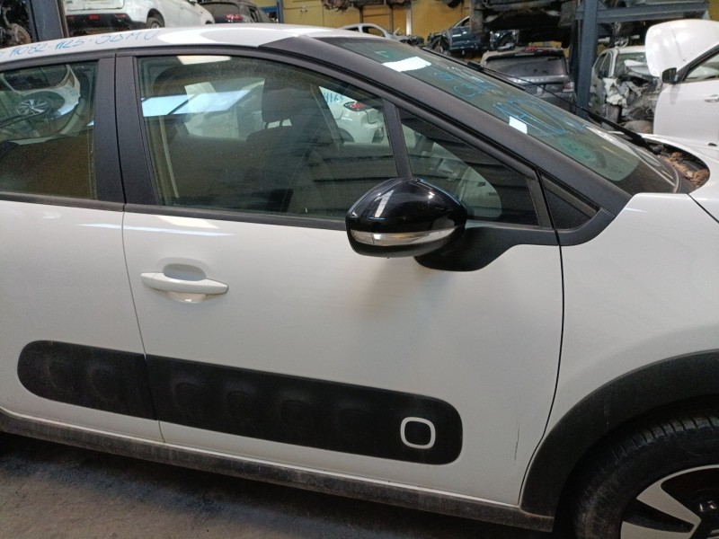 Recambio de puerta delantera derecha para citroën c3 iii (sx) 1.2 vti 82 referencia OEM IAM   