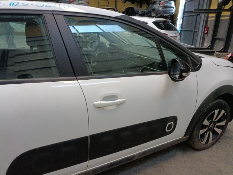Recambio de puerta delantera derecha para citroën c3 iii (sx) 1.2 vti 82 referencia OEM IAM   