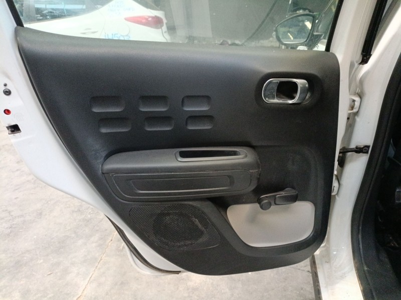 Recambio de guarnecido puerta trasera izquierda para citroën c3 iii (sx) 1.2 vti 82 referencia OEM IAM   